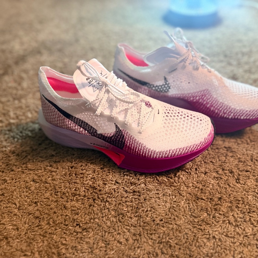 NWT Nike  women’s zoomx vaporfly next% 3, bright pink, black and white.